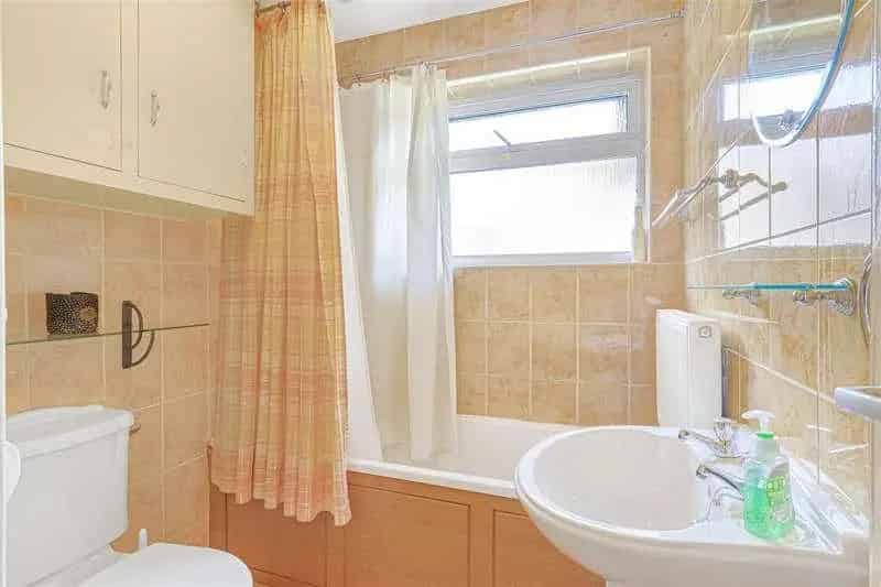 3 Bed Semi-Detached Bungalow For Sale Near High Street Station