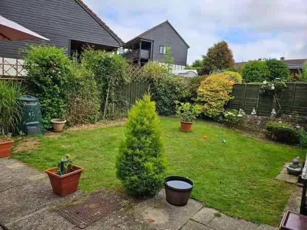 2 Bed Semi Detached Bungalow Medium Gardens