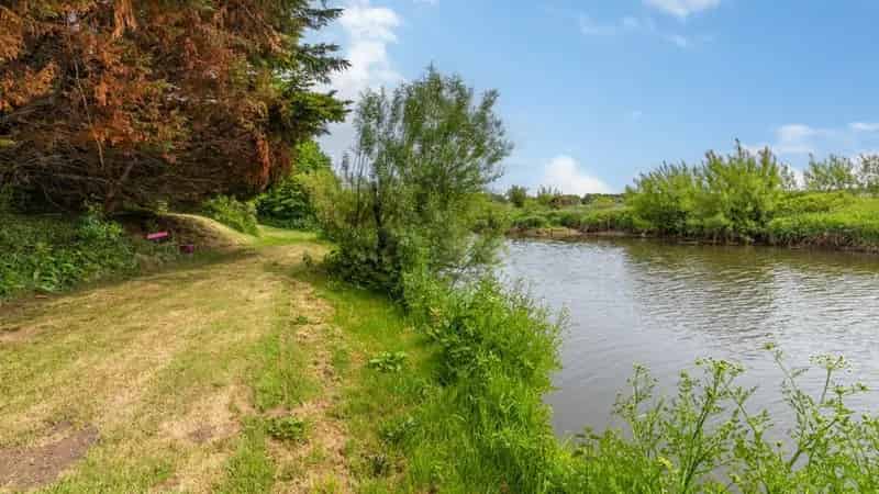 Longford Cottage River Garnock 4 Bedroom Home