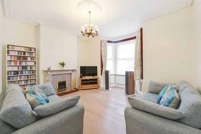 Detached House for Sale Antrobus Road Chiswick 5 Bedrooms 2 Bathrooms