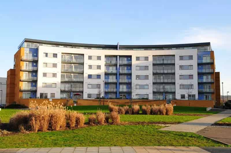 2 Bedroom Apartment Riverside Location - Central London Transport Links