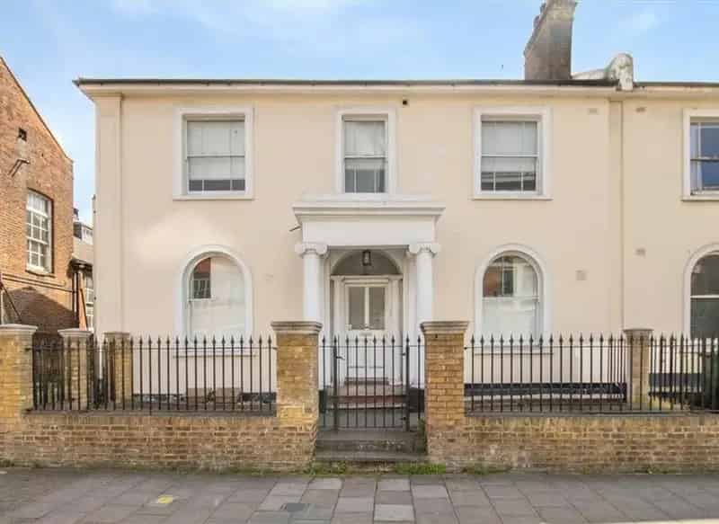 Grade II Listed 2-Double Bedroom Apartment Near Nine Elms