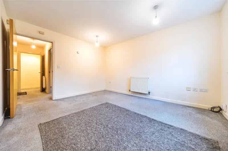 1 Bedroom Ground Floor Apartment For Sale
