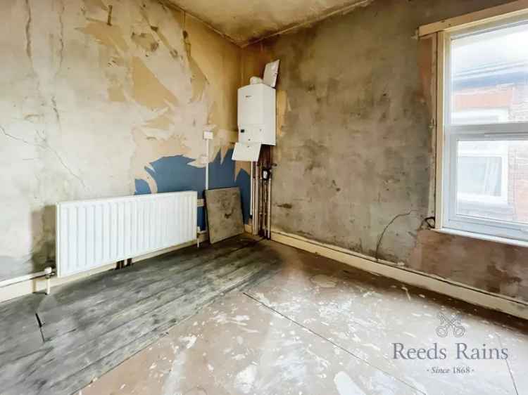 3 Bedroom Mid Terrace House For Sale Needs Renovation