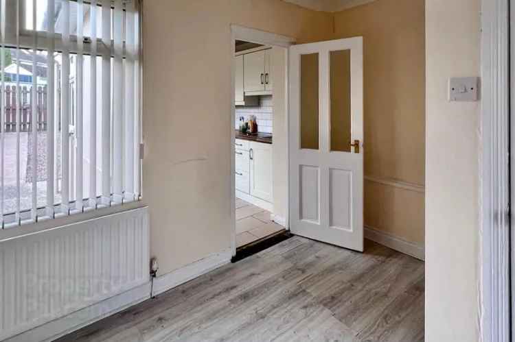 2 Bedroom Semi Detached House Near Local Shops