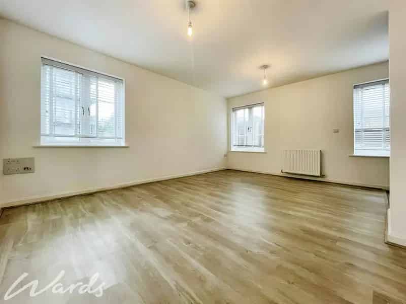 2 Bedroom Apartment for Sale Near High Street