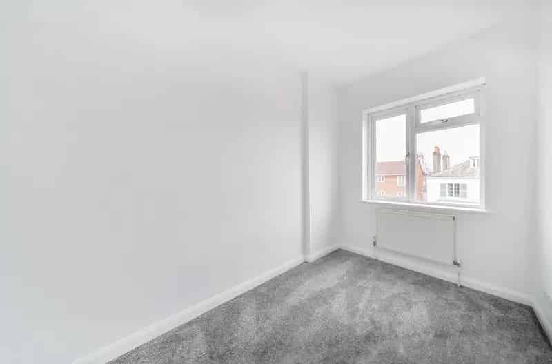 3 Bedroom Maisonette Exeter St Leonards No Chain Modern Kitchen Roof Terrace