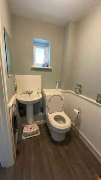 House For Rent in Epsom and Ewell, England