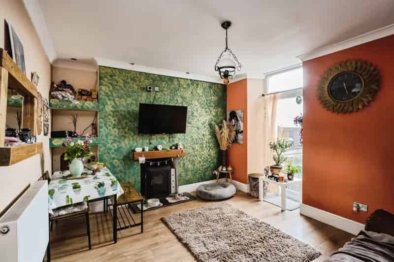 3 bedroom semi-detached house