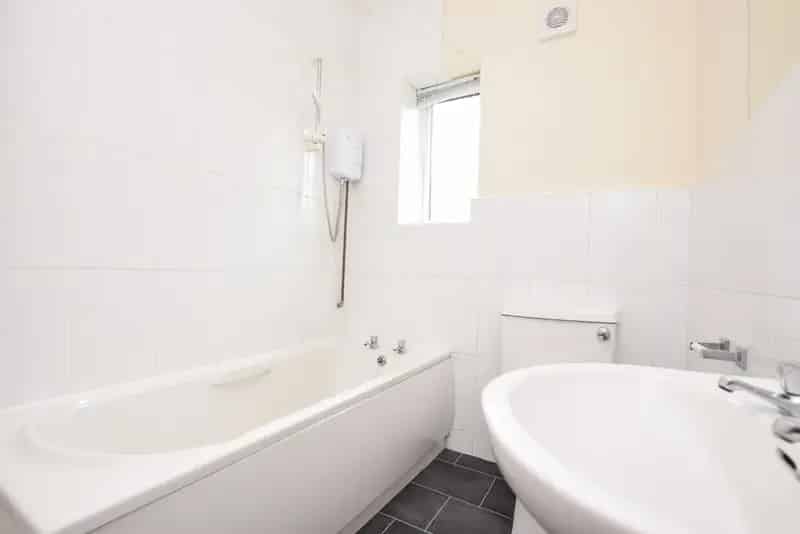 Furnished 2-Bedroom Flat Moortown Recently Redecorated