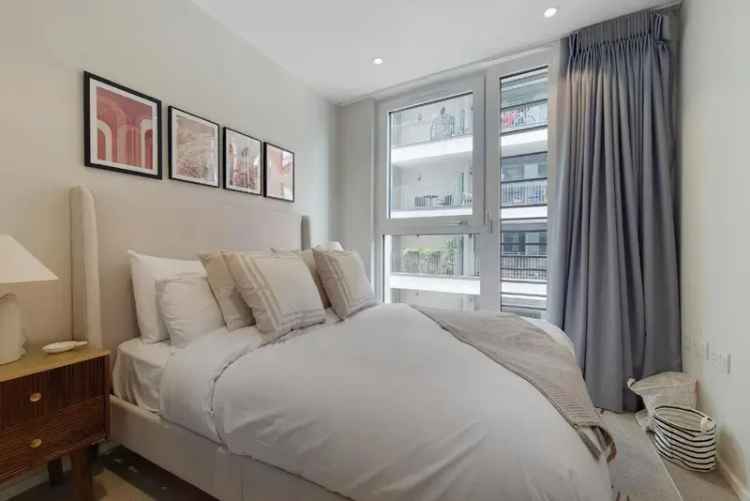 Flat For Sale in London, England