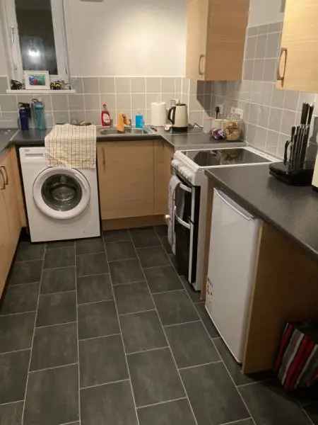 Flat For Rent in Horsham, England