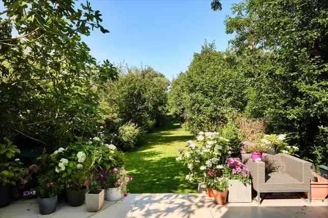 7 Bedroom Riverside Home Chiswick W4