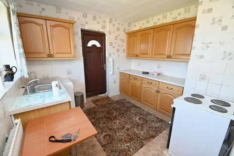 2 bed house for sale