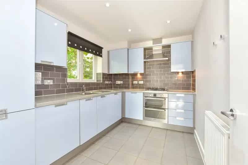 2 Bedroom Flat for Sale - Gated Development - Modern and Convenient