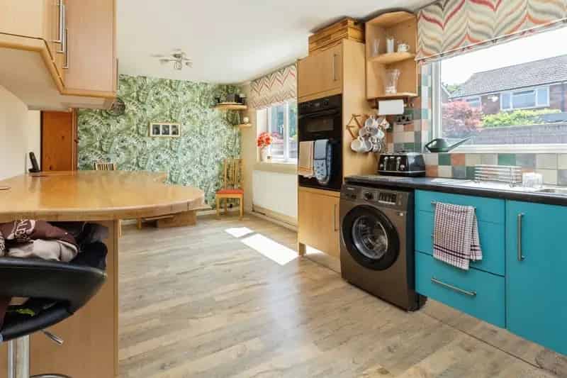 3 Double Bedroom Semi-Detached House Bedgrove Park