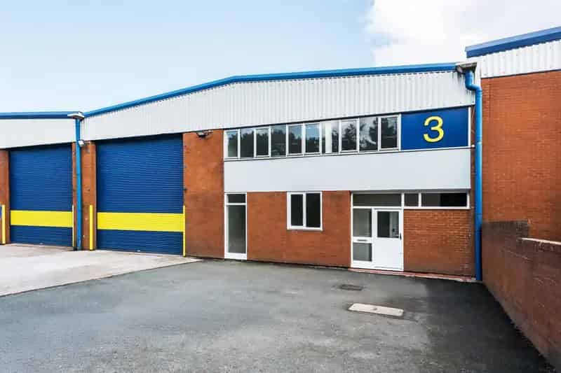 Modern Steel Portal Frame Unit To Let