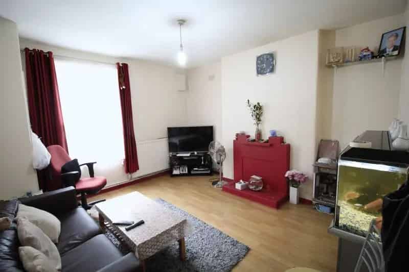 2 Bedroom Apartment House to Rent Near Hackney Downs Park
