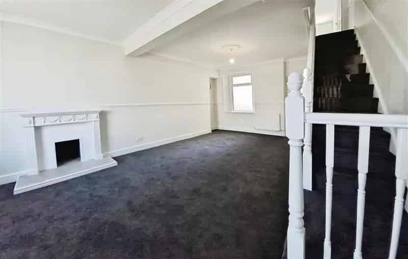 3 Bedroom House Family Home Near Schools and Transport