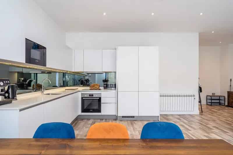 2 bedroom flat for sale