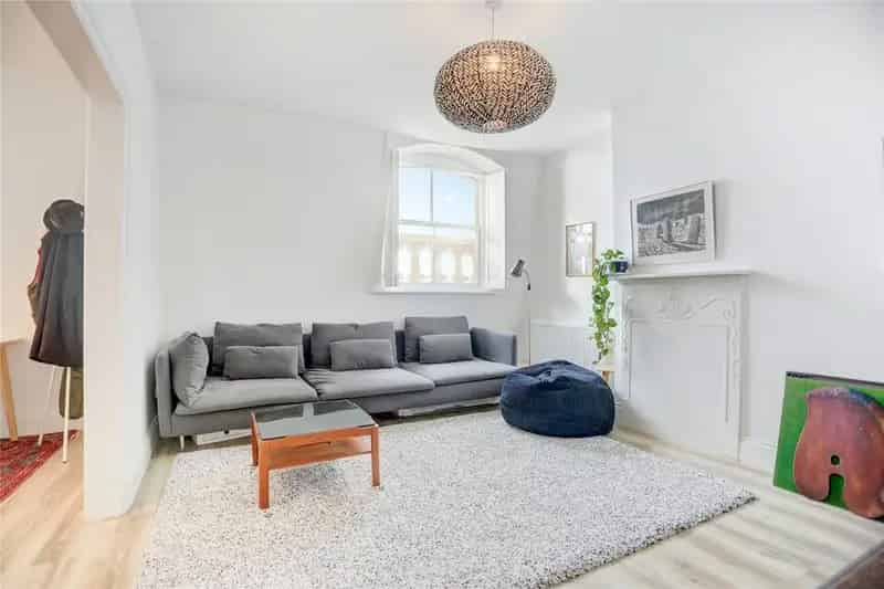 2 Bedroom Sea View Apartment Hove - Grade II Listed Townhouse
