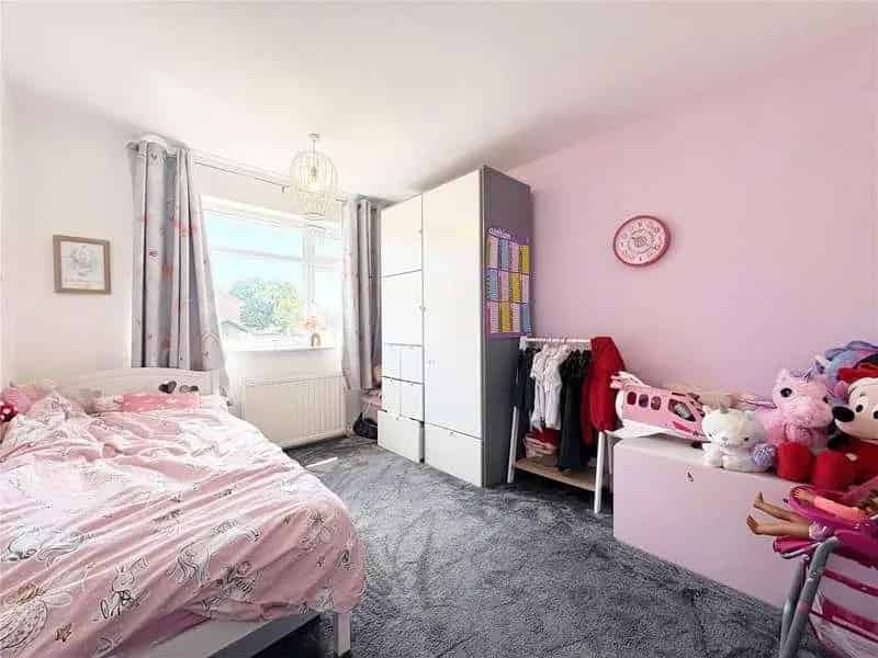 3 Bed Semi-Detached House for Sale