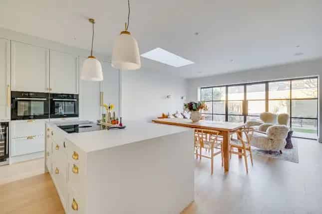 Semi Detached House for Sale in Barnes SW13