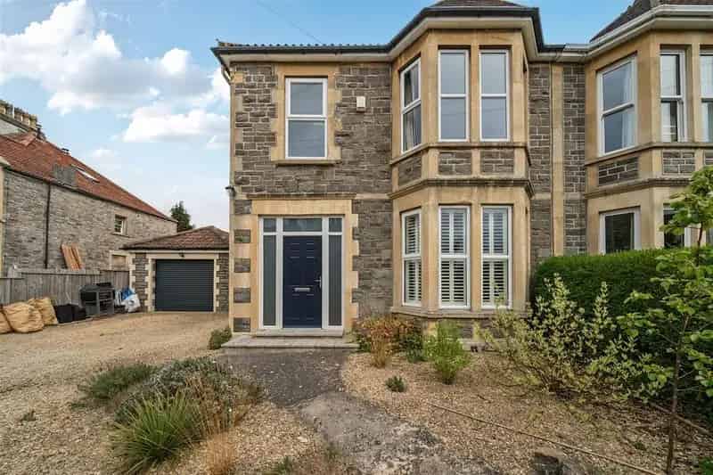 5 Bedroom Semi-Detached House for Sale