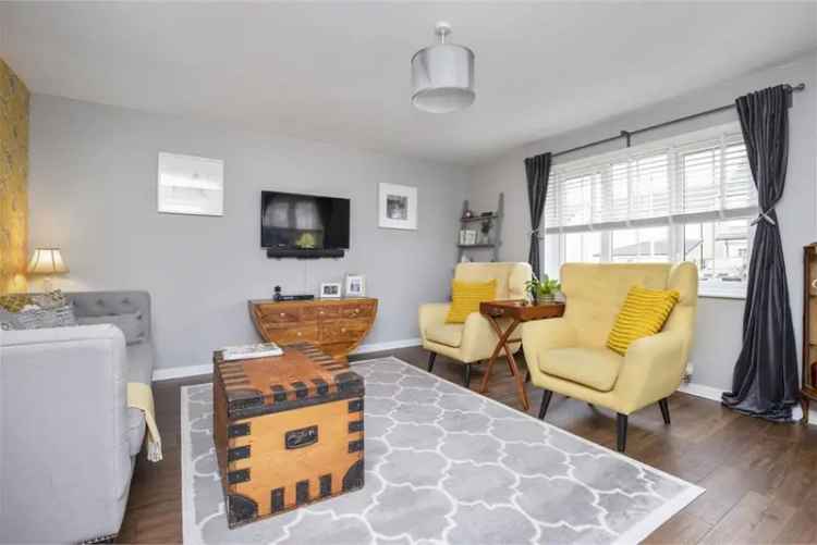 4 Bed Detached House with 2 Reception Rooms Penicuik