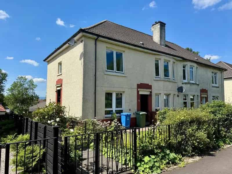 2 Bedroom Flat for Sale - Hassle-Free Service