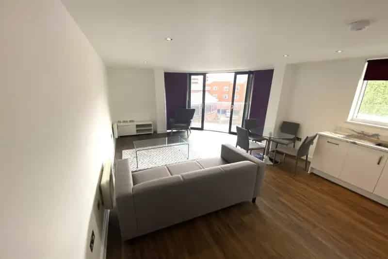 2 Bedroom 2 Bathroom Apartment to Let