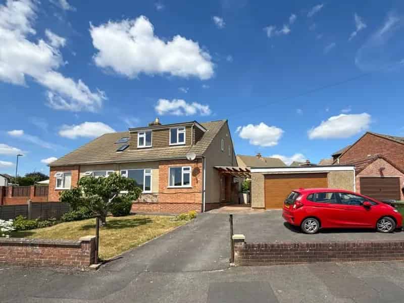 3 Bedroom Dormer Bungalow for Sale in Bristol