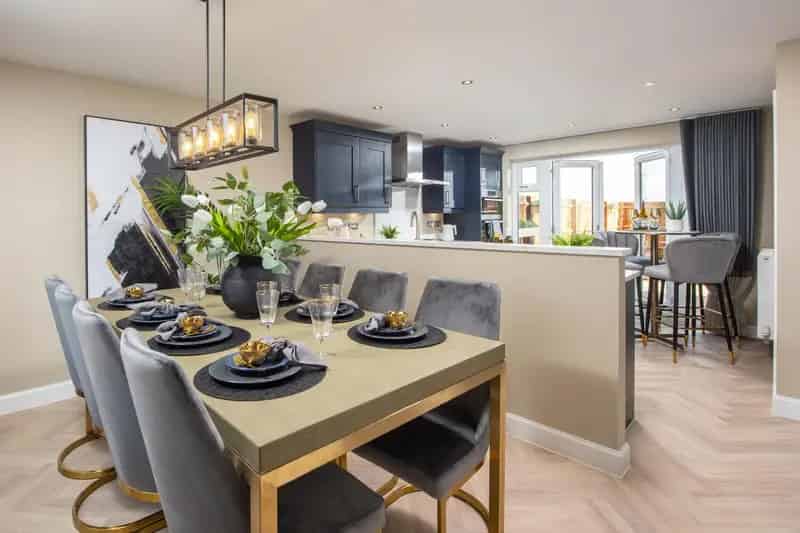 4 Bed Detached House for Sale