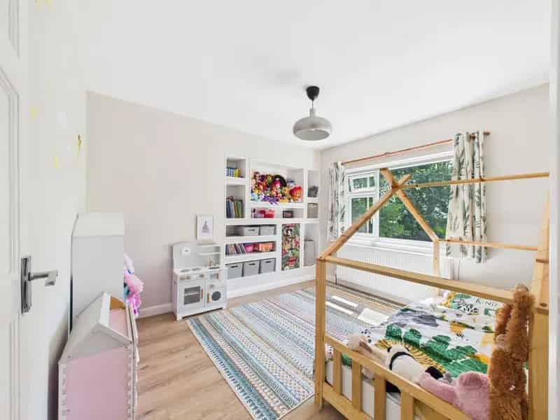 3 Bed House For Sale Modern Family Home Private Gardens Driveway Parking