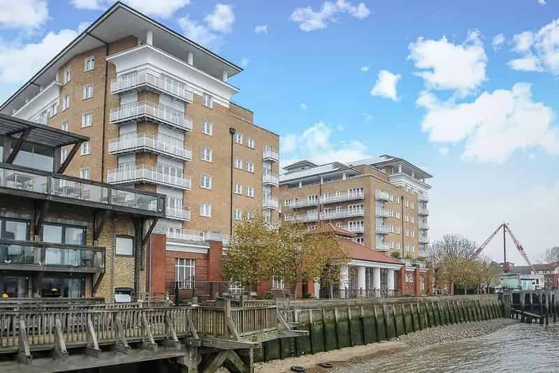 River Thames View Apartment Sixth Floor One Bedroom