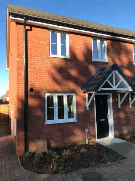 Large 2 Bed House in Quiet Marham Park