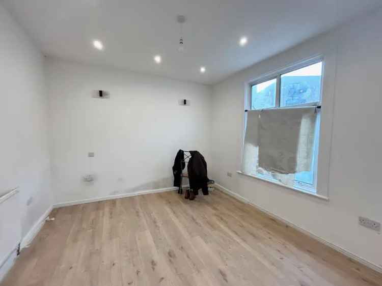 7 Bedroom House to Rent in Central Woolwich