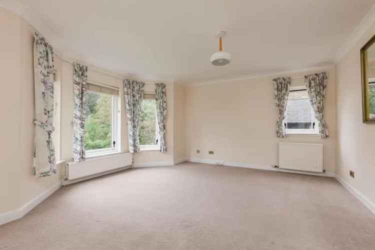 3 bedroom flat for sale