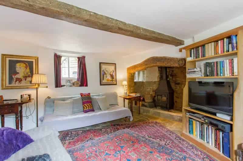 4 Bedroom Grade II Listed Thatched Cottage For Sale