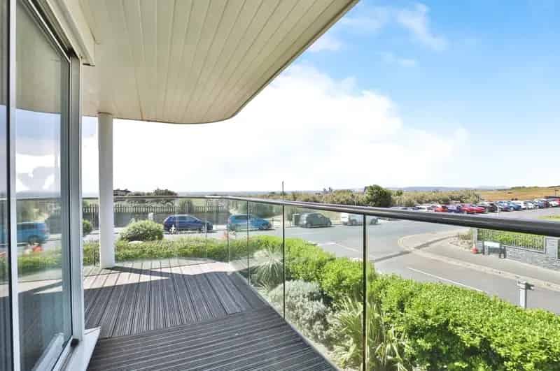 Luxury Sea View Apartment Southbourne Overcliff Two Bedrooms Two Bathrooms