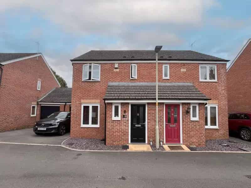 3 Bedroom Semi Detached House For Sale