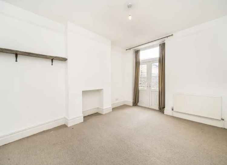 House For Sale in Lordship Lane, London, England