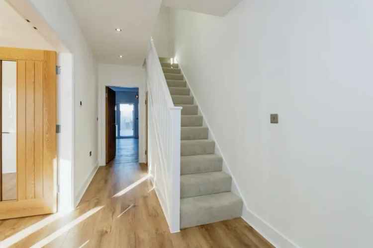 Four Bedroom Home near Wollaton Hall and Park