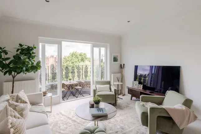 Flat for sale in Sutherland Avenue, London W9