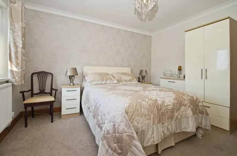 3 Bedroom Semi Detached Bungalow Nantymoel