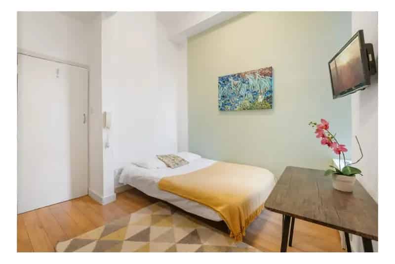 Fully Furnished Double Room near Earl's Court Tube