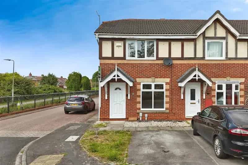 3 Bedroom End of Terrace House For Sale