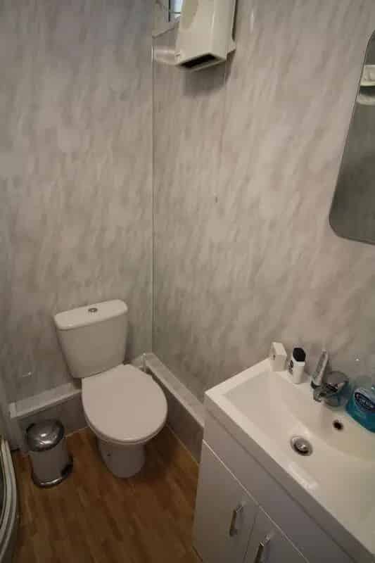 Spacious Studio Apartment in Clifton