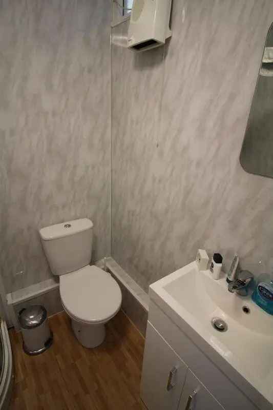 Spacious Studio Apartment in Clifton