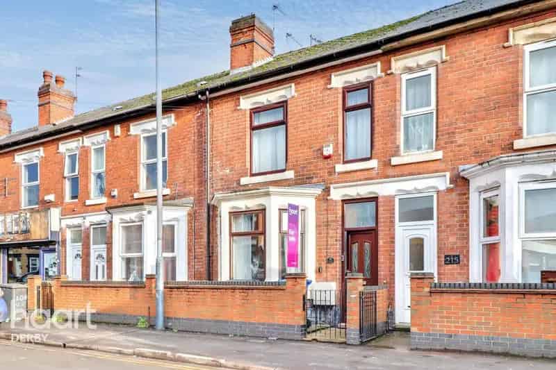 3 Bedroom Terraced House For Sale
